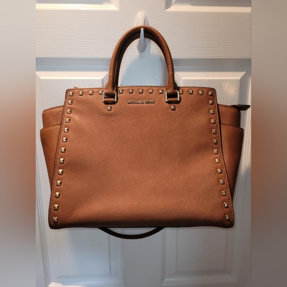 Michael Kors studded tote bag - Picture 12 of 16